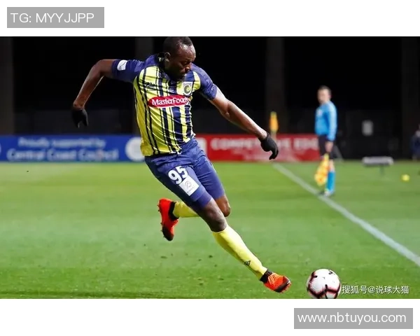 绿色头发足球球星赛场激情飞扬展现独特魅力与无限潜能